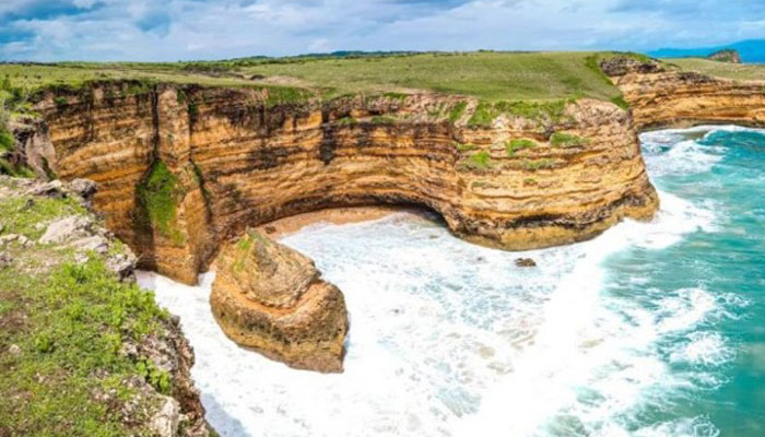 Pantai Penyisok